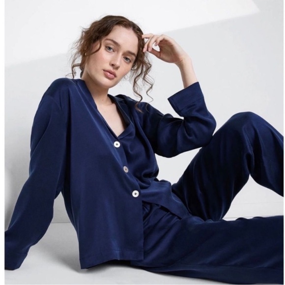 Lunya washable silk long sleeve pant set size Large navy blue - Picture 9 of 9